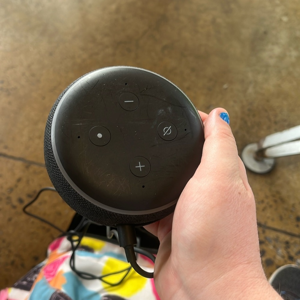 I am selling black alexias blue tooth speaker